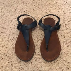Thong sandals with heel strap